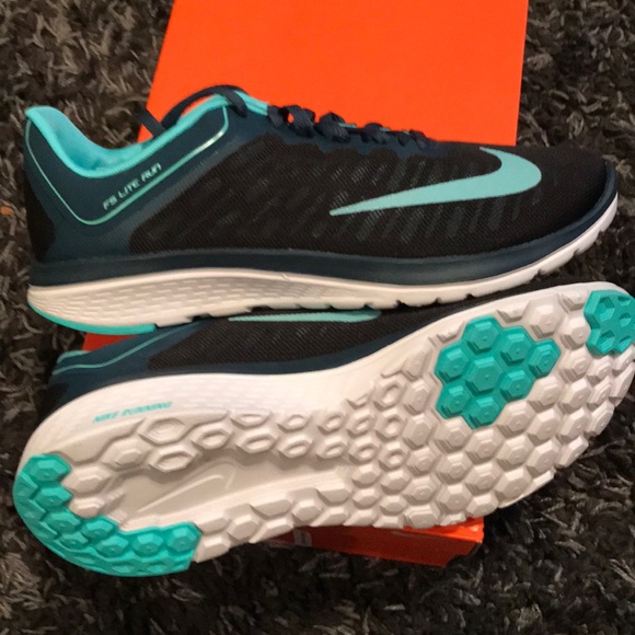 Women’s Nike FS Lite Run 4 - Picture 3 of 5